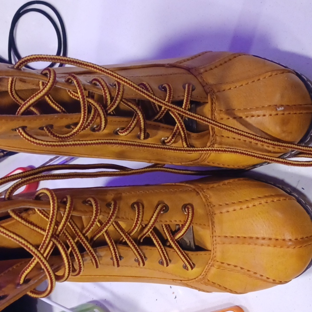 High heel boots